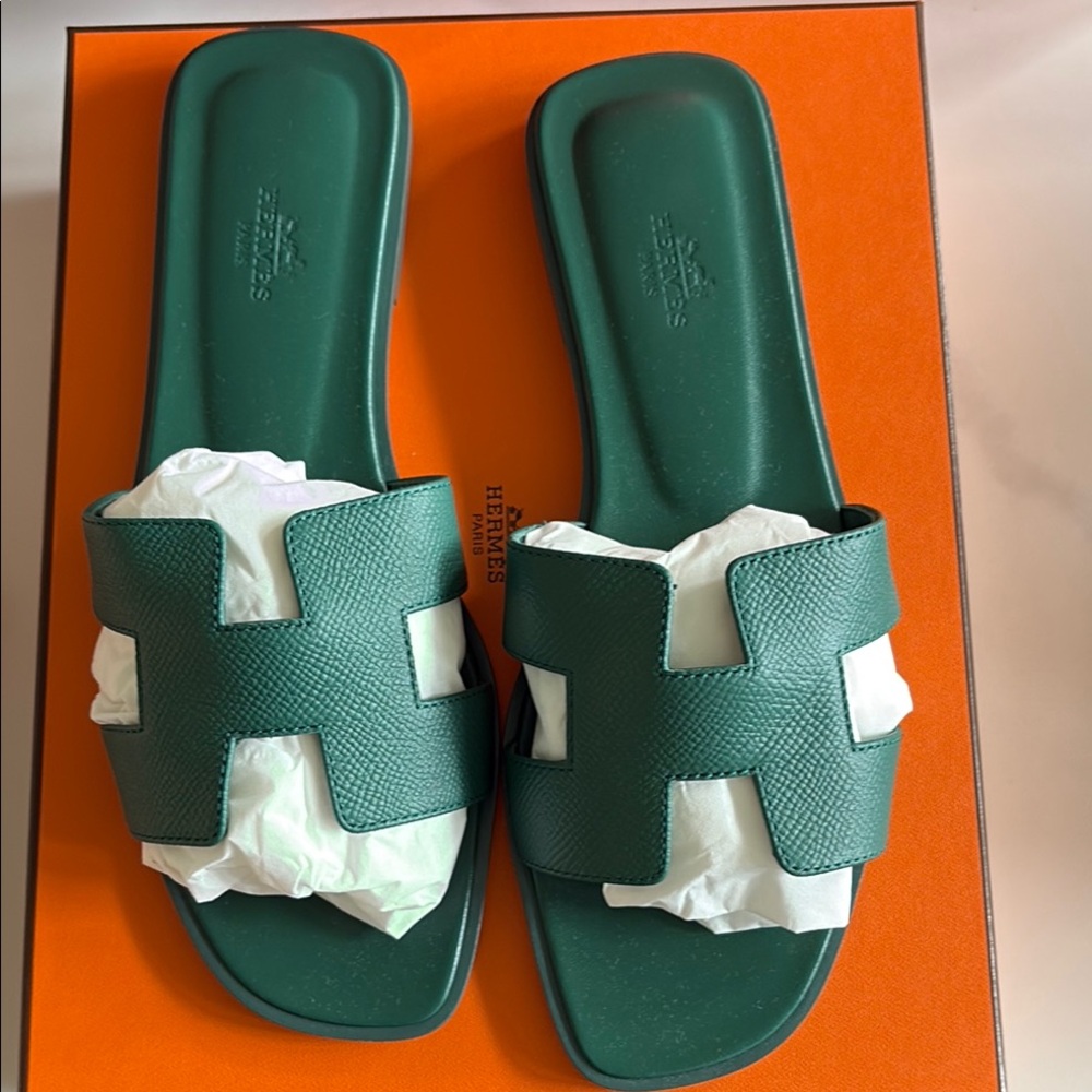 Brand new Hermes vert green Oran sandal Epsom 38.5